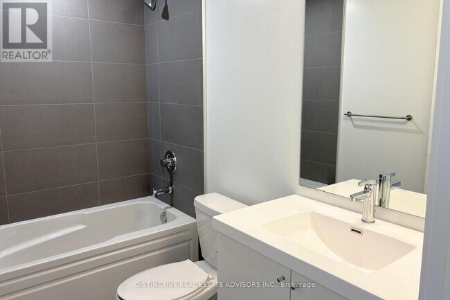 Photo du bâtiment - 2545 Simcoe St N