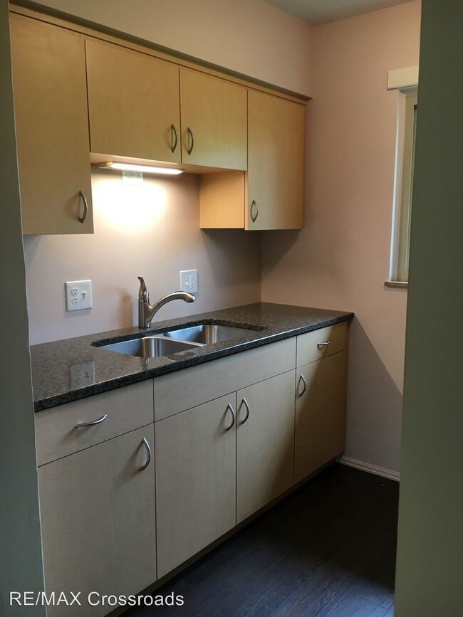 Building Photo - 2 br, 1 bath Apartment - 1910 Wooster