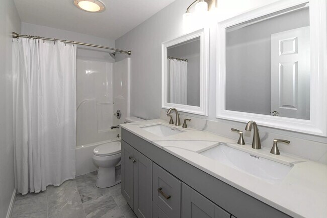 Building Photo - 162 Roosevelt Trl