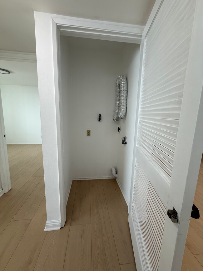 Foto del edificio - 231 N Isabel St