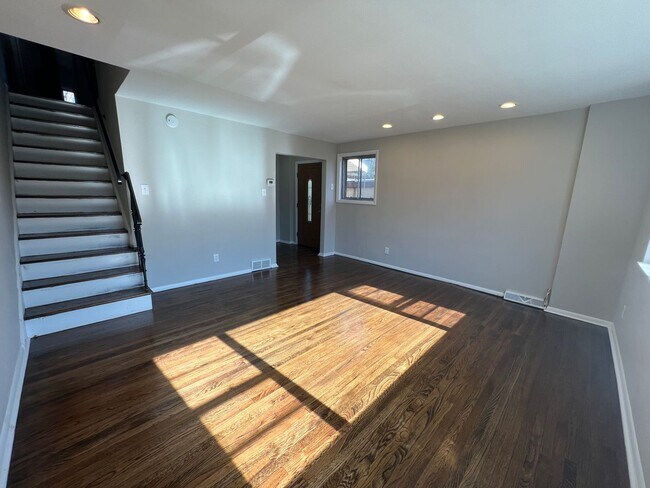 Foto del edificio - Newly Renovated 3 Bedroom 2.5 Bath in Have...