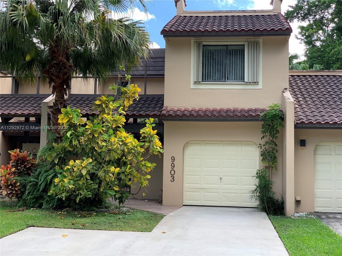 Foto principal - 9903 Costa Del Sol Blvd