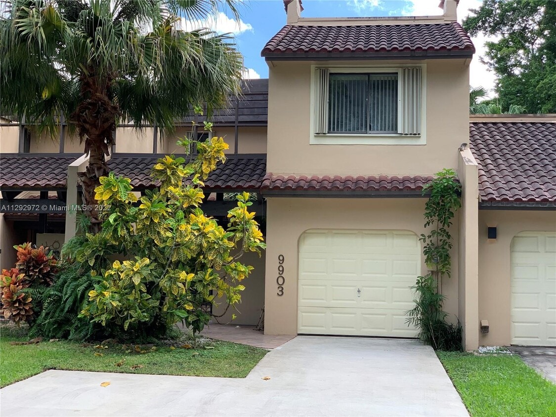Primary Photo - 9903 Costa Del Sol Blvd