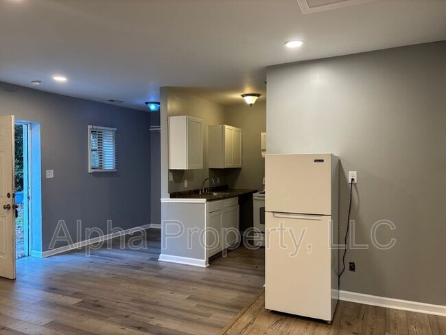 Building Photo - 205 Floyd Rd