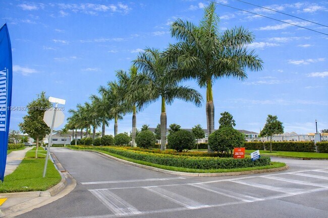 Foto del edificio - 470 NE 12th St