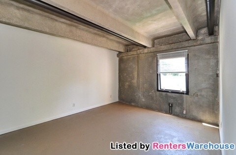 Building Photo - Renovated, Loft Style 2 Bedroom in East Point