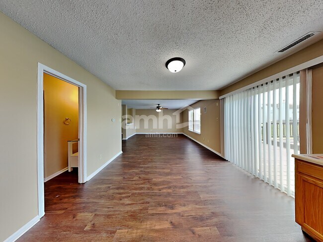 Foto del edificio - 6303 Abaca Way