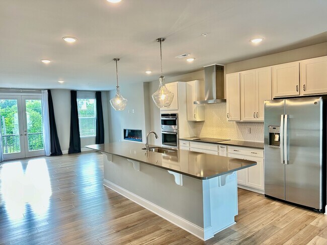 Cocina Gourmet - 1253 S Blount St