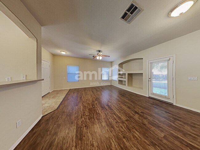 Building Photo - 8448 E Emelita Avenue