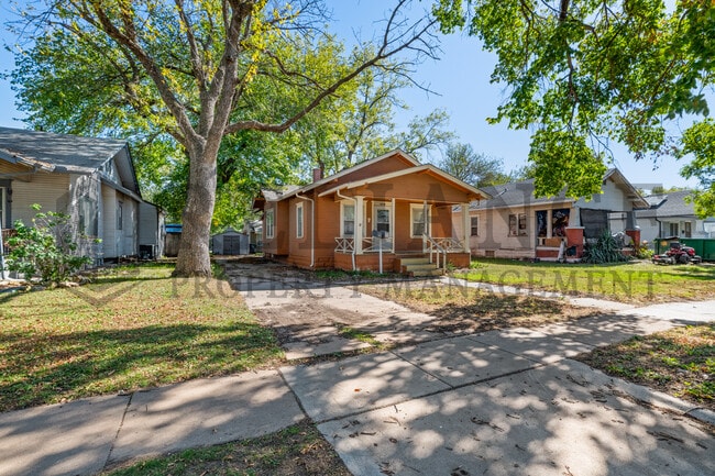 Building Photo - 2020 S Main St