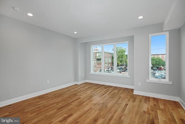 Building Photo - 1640 Cambridge St