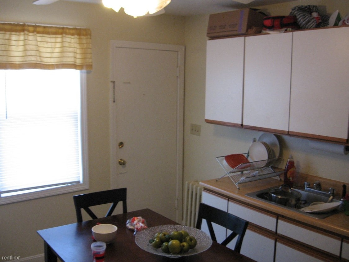 Primary Photo - 66 Carlisle St
