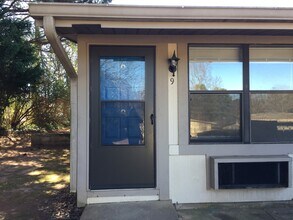 Building Photo - 1375 College Station Rd
