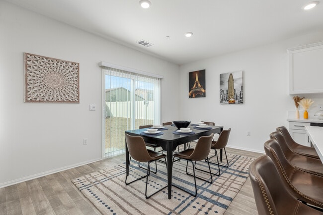 Foto del edificio - 23307 Desert Lily Ct