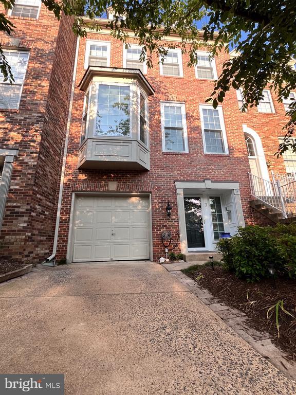 Primary Photo - 3 Arell Ct