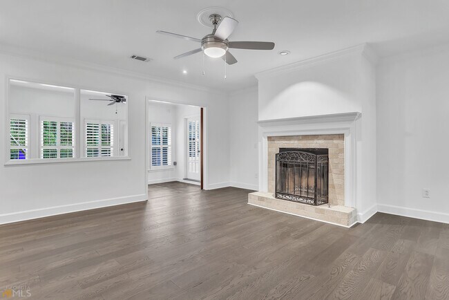 Building Photo - 959 Lenox Hill Ct NE