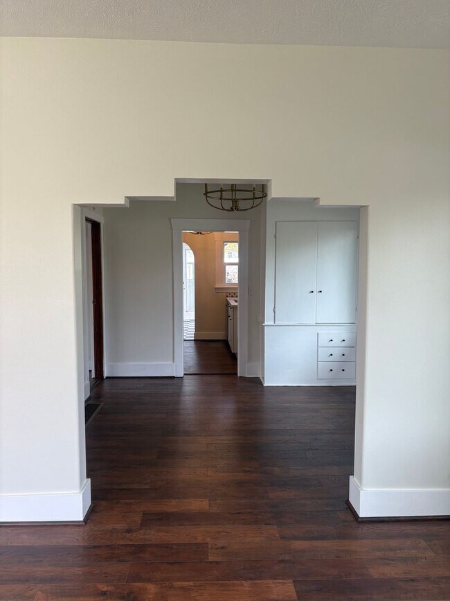 Foto del edificio - Beautifully Remodeled 3BA/1BA Audubon Home