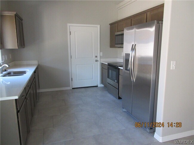 Foto del edificio - 3555 N Kenneth Rd