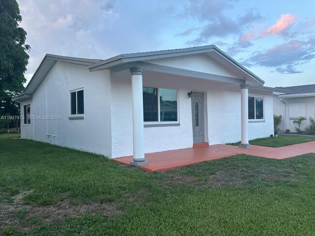 Foto del edificio - 4715 NW 44th St