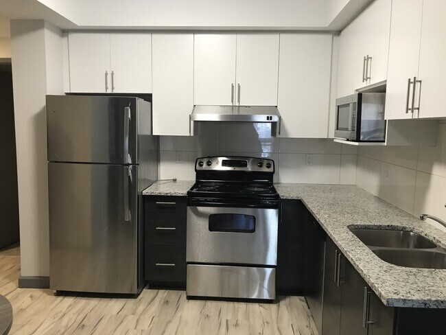 Building Photo - 258C-258C Sunview St