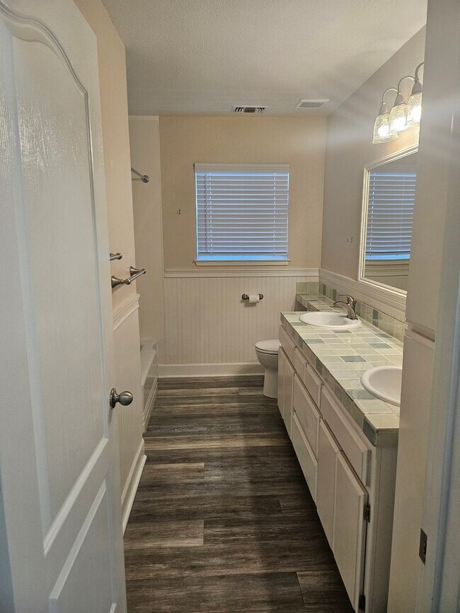 Foto del edificio - Large 2 bedroom in central Yuba City