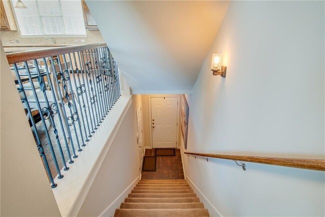 Foto del edificio - 2700 Club Ridge Dr