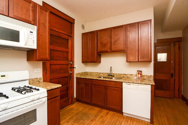 Building Photo - 2312 W Iowa St