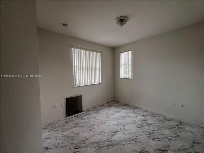 Foto del edificio - 2728 SE 17th Ave