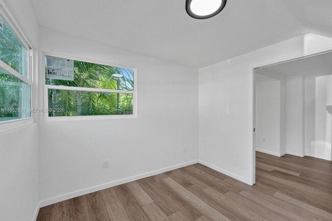 Building Photo - 310 N Ocean Breeze