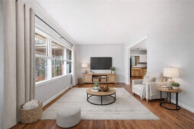 Foto del edificio - 3178 Pinehill Dr