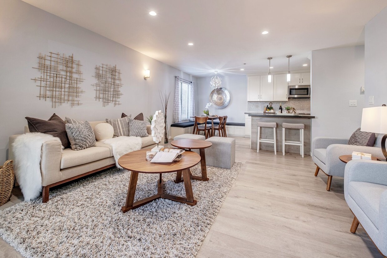 Foto principal - Advent - Low Deposit W/ Laundry & Parking!