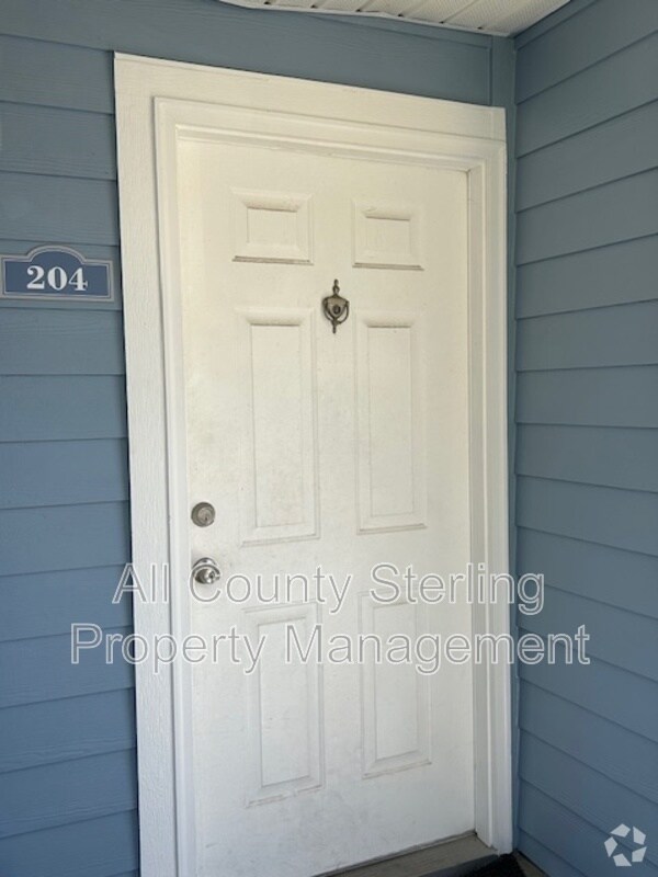 Building Photo - 2548 Grassy Point Dr