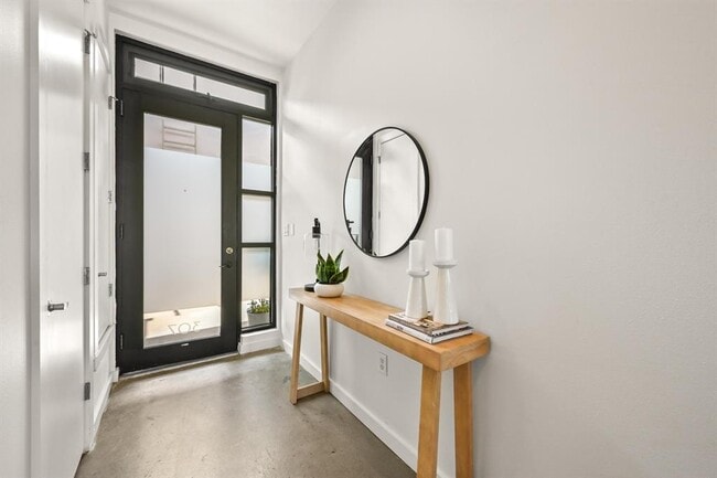 Building Photo - 2525 S Lamar Blvd