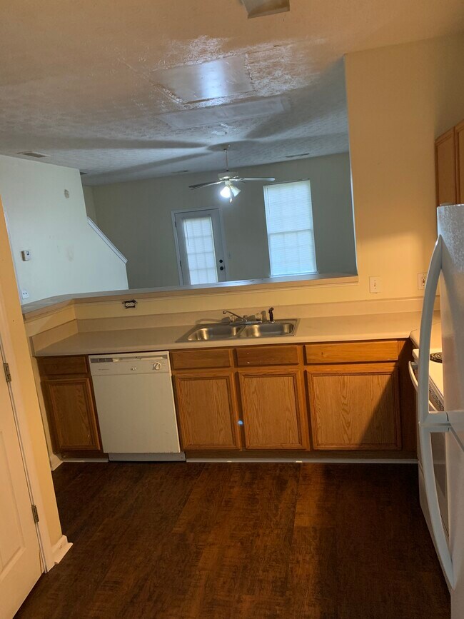 Building Photo - 6115 Camden Forrest Dr