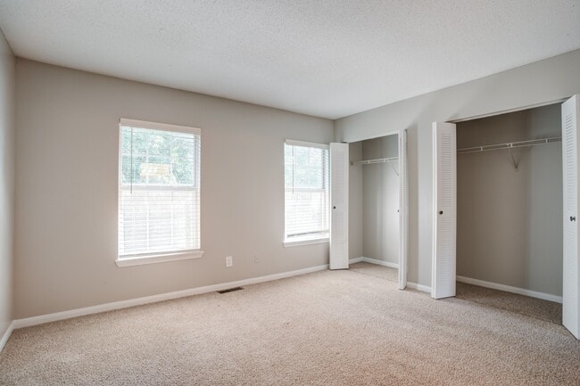 Building Photo - Wildwood Springs