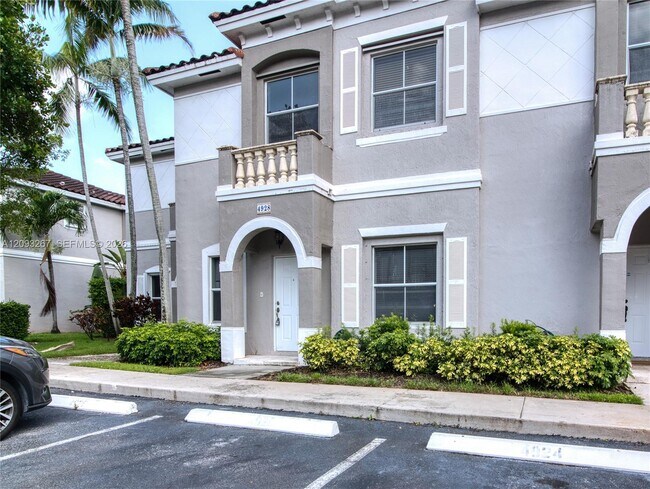 Building Photo - 4928 SW 140th Terrace