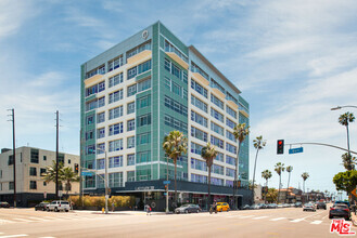 Building Photo - 3111 Vía Dolce
