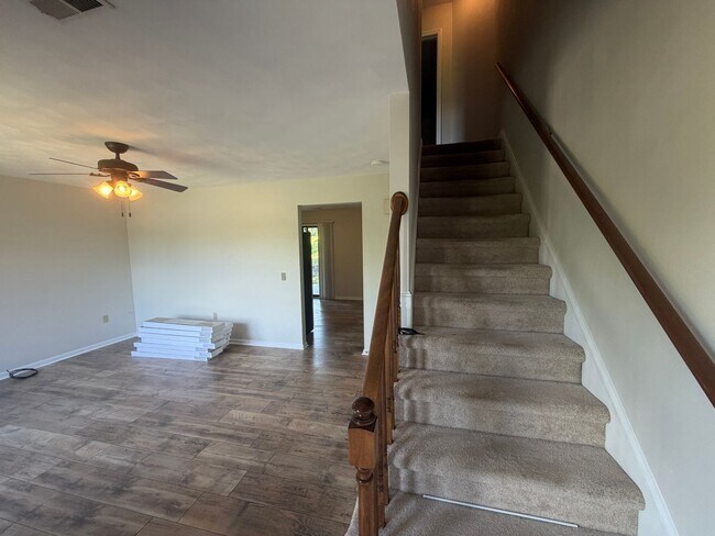 Foto del edificio - Salem duplex/townhouse