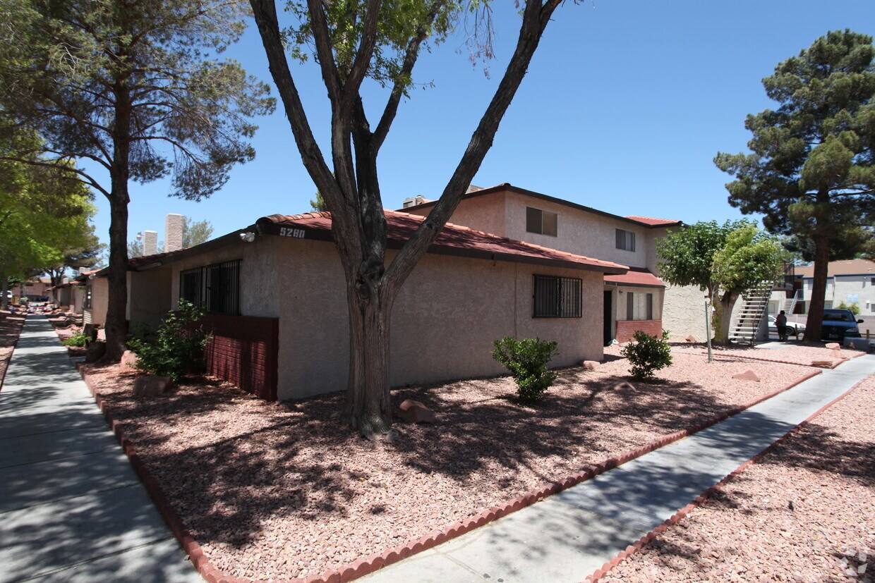 Maryland Haciendas Apartments in Las Vegas, NV