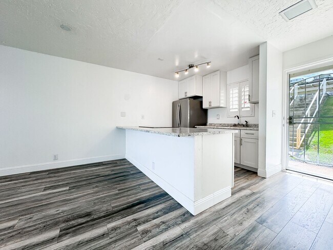 Building Photo - Pet Friendly Makakilo Condo with A/C