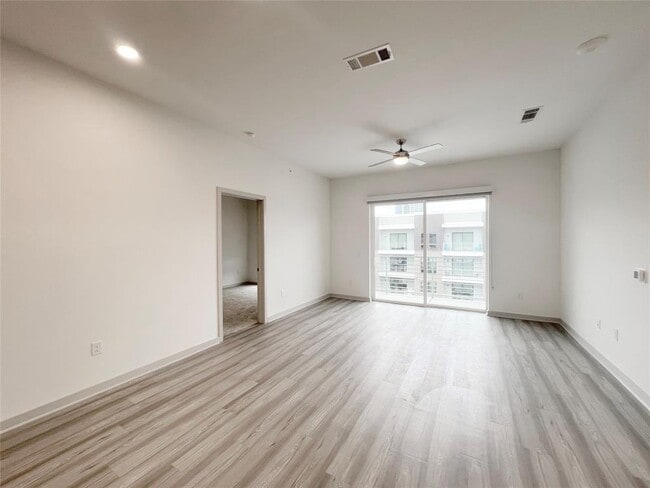 Building Photo - 3636 W Dallas St