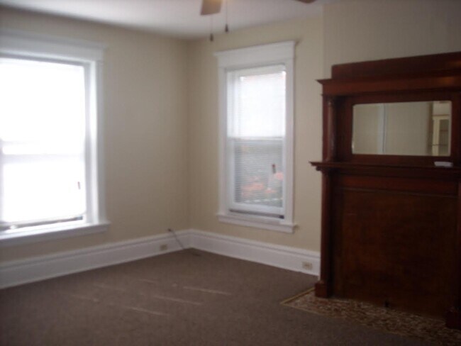 Large dining area off of kitchen - 339 S Aiken Ave
