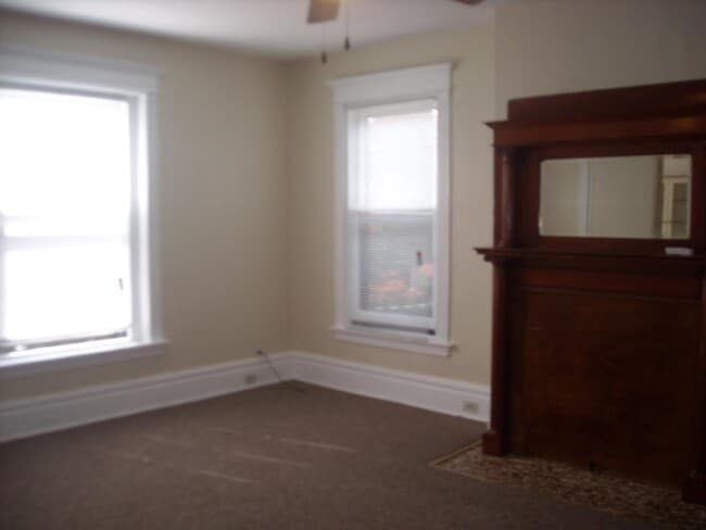 Large dining area off of kitchen - 339 S Aiken Ave