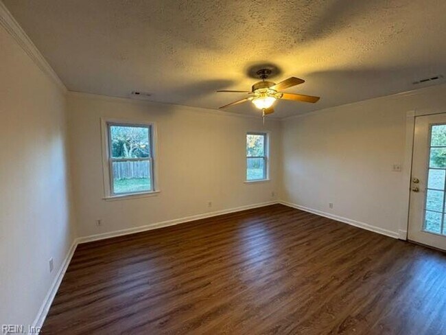 Foto del edificio - Maple Hall