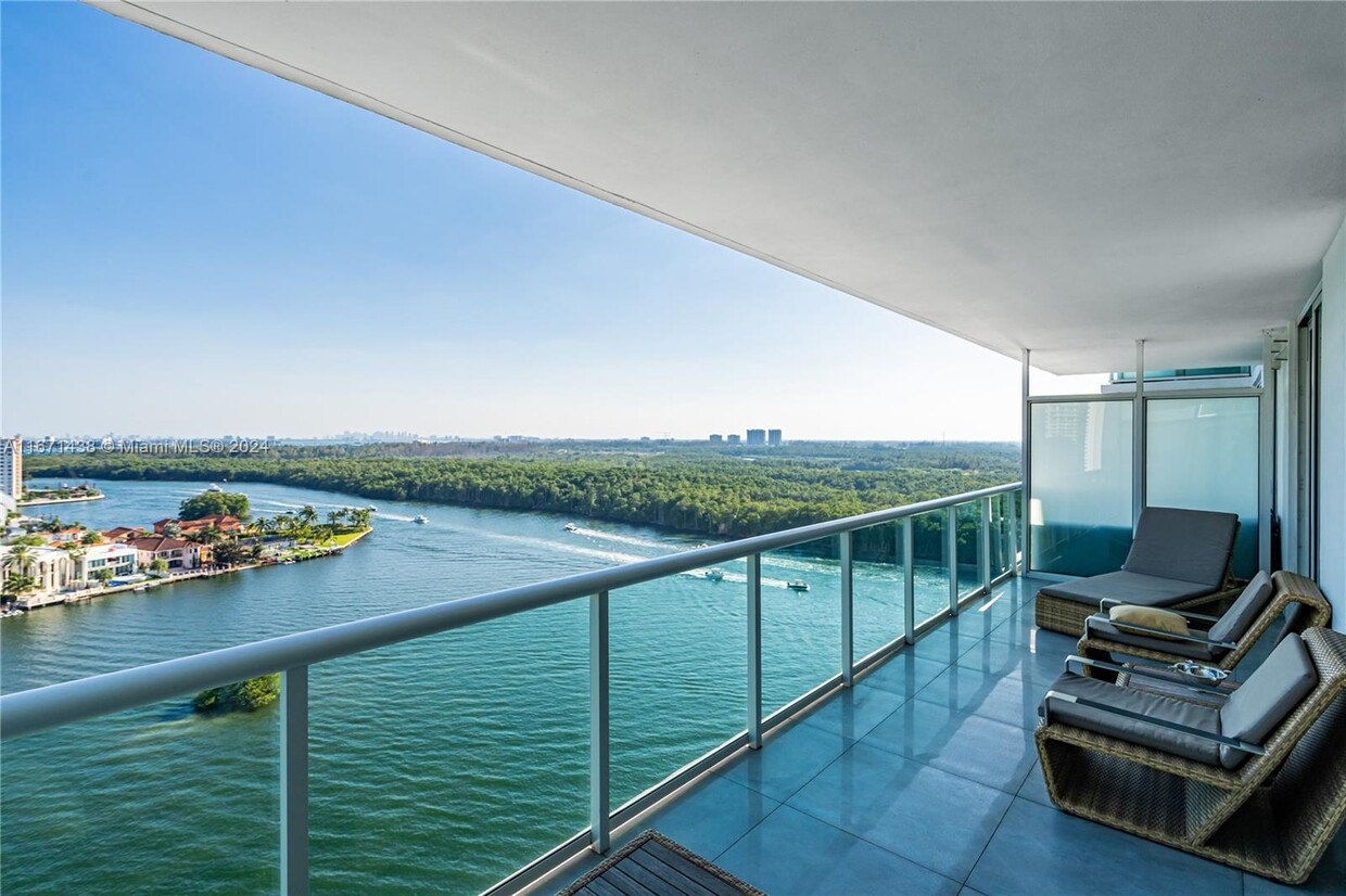 Foto principal - 400 Sunny Isles Blvd