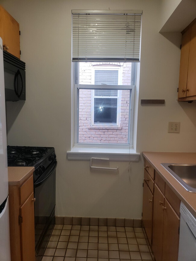 Building Photo - 1773 Swann St NW