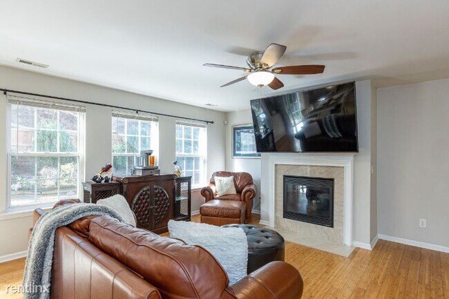 Foto del edificio - 4 br, 2.5 bath House - 5109 Marathon Lane