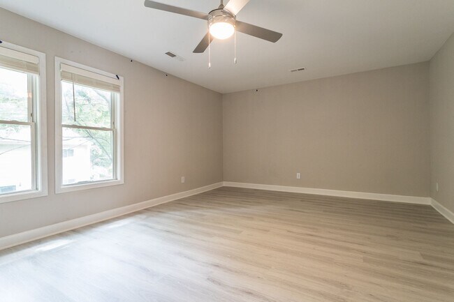 Foto del edificio - 428 Bashford Rd