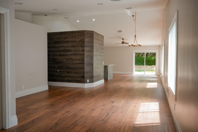 Building Photo - 1261 Majesty Terrace