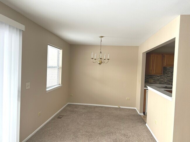 Building Photo - 2838 Meadow Ln